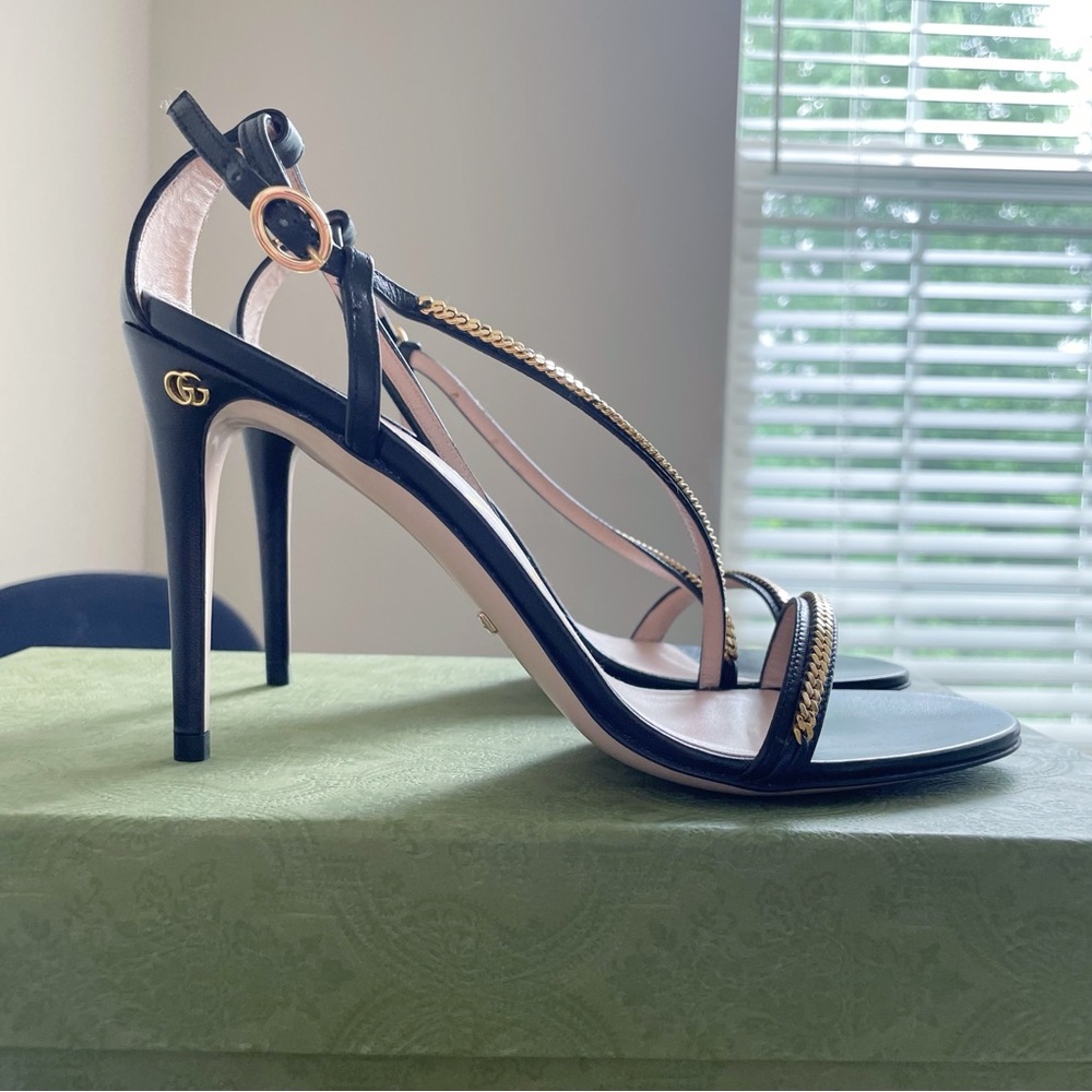 Gucci Chain Trim Slingback Sandal Black Nero Gold Logo size 37 Authentic